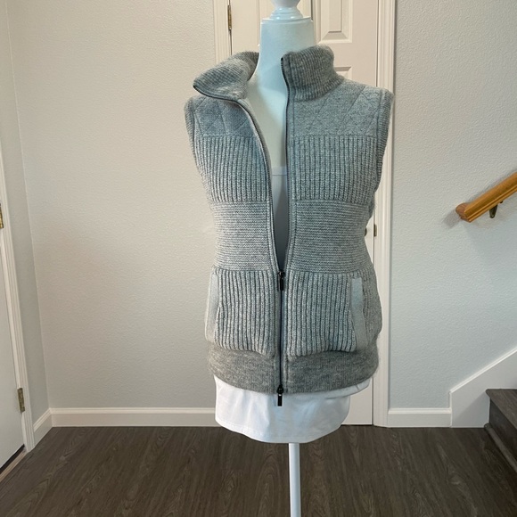 Banana Republic Sweater Vest Wool blend - Picture 5 of 14